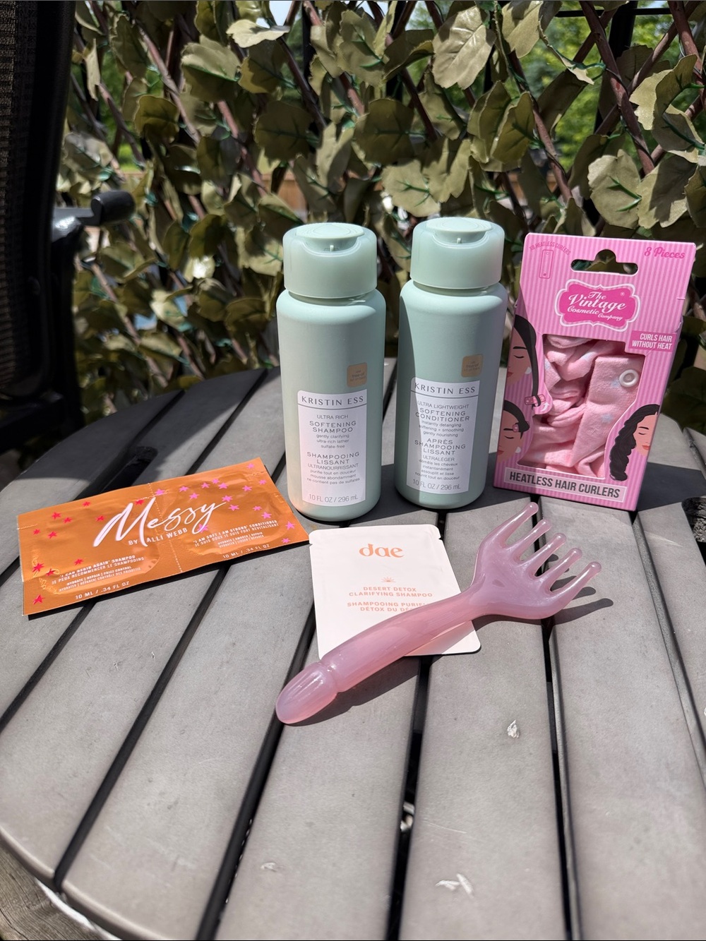 Kristin Ess Shampoo & Conditioner Duo with Pink Heatless Hair Curlers